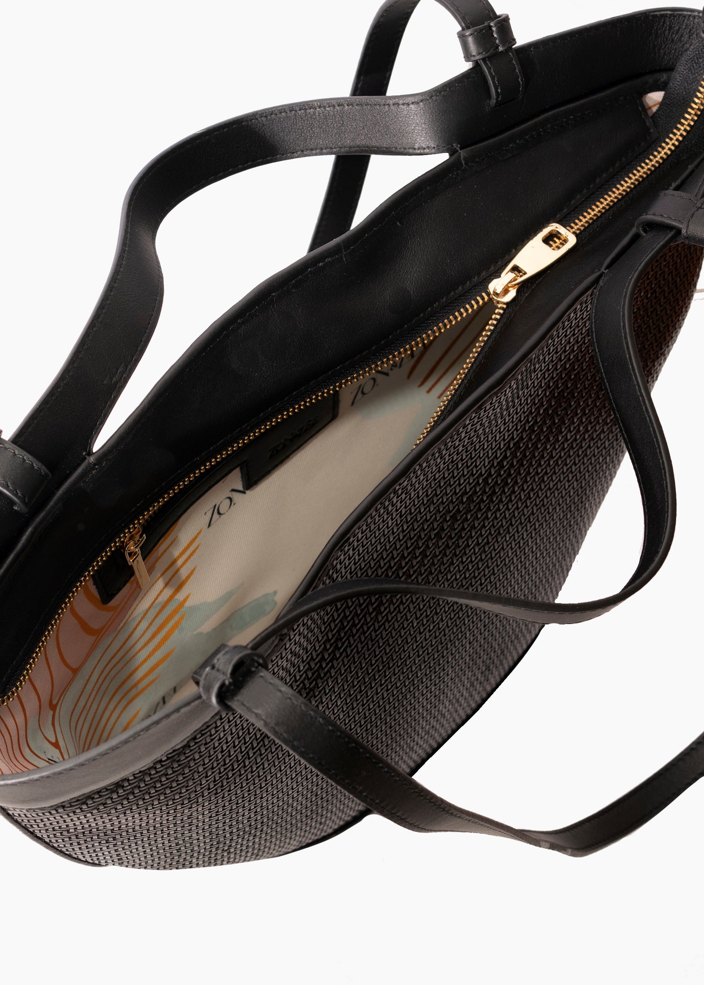 Essenzia Trenzado Black